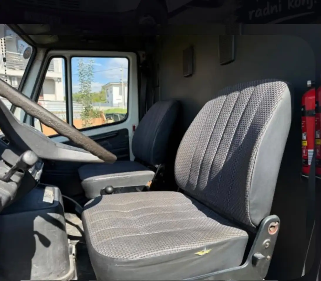 Mercedes-Benz 207 Diesel Sprinter Bus Rostfrei, foto 3