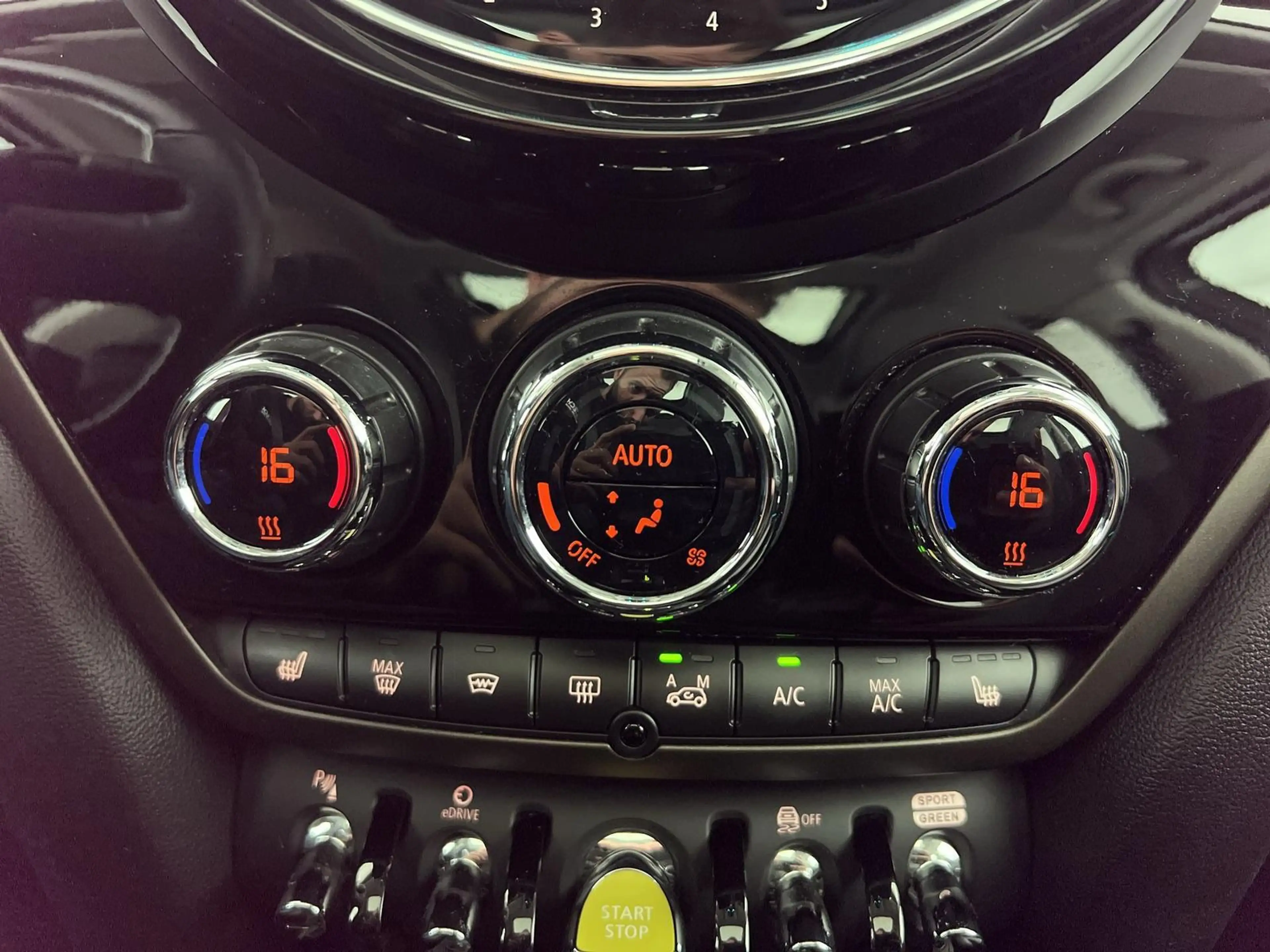 MINI Cooper SE Cooper SE Classic Hybrid 1.5*SHZ*NAVI*RFK*uvm — photo 12