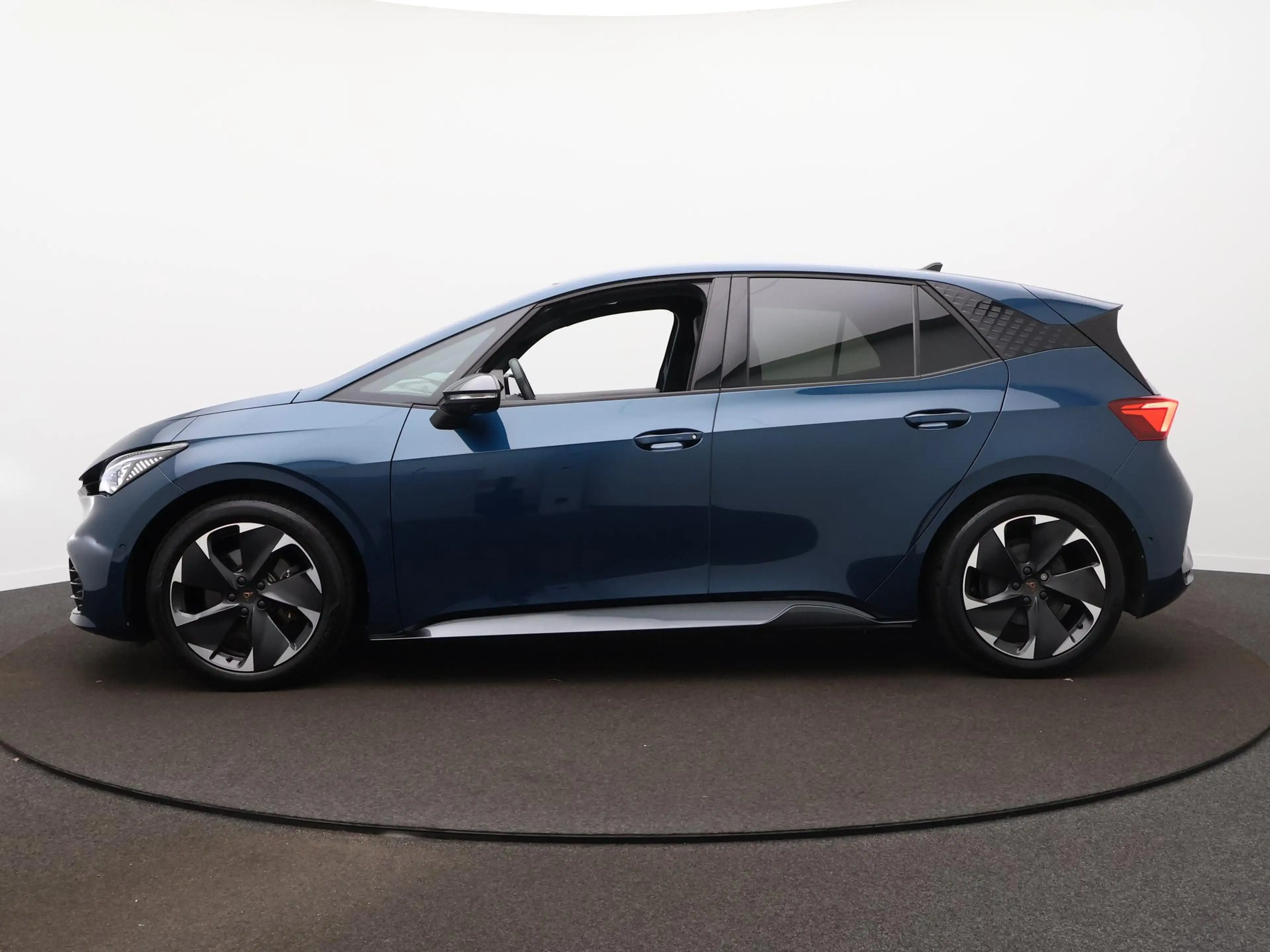 CUPRA Born Adrenaline 62 kWh | 360 Camera | Panodak | Beats | — photo 9