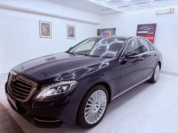 V8 Premium 4matic auto