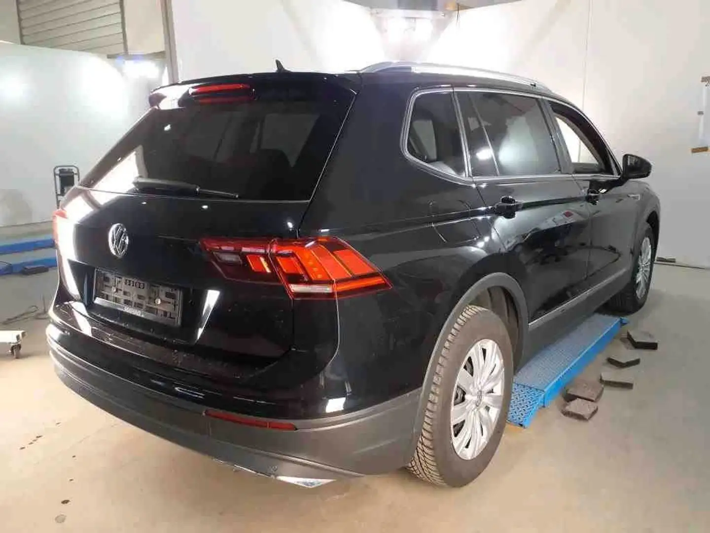 Volkswagen Tiguan Allspace Comfortline2.0TDI DSG Navi AHK Schwarz - 2