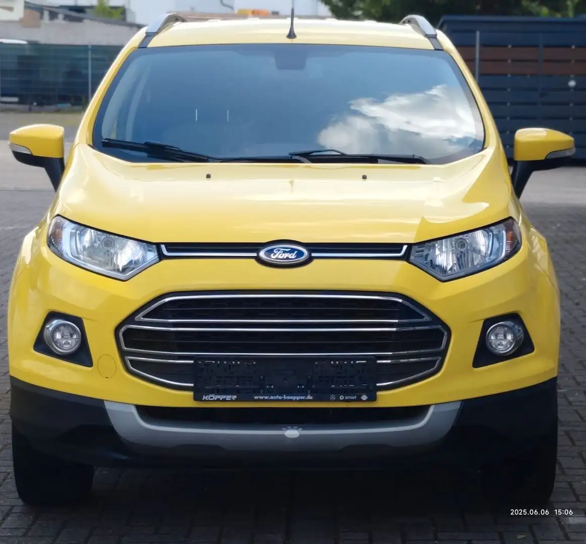 Ford EcoSport Titanium Amarillo - 2