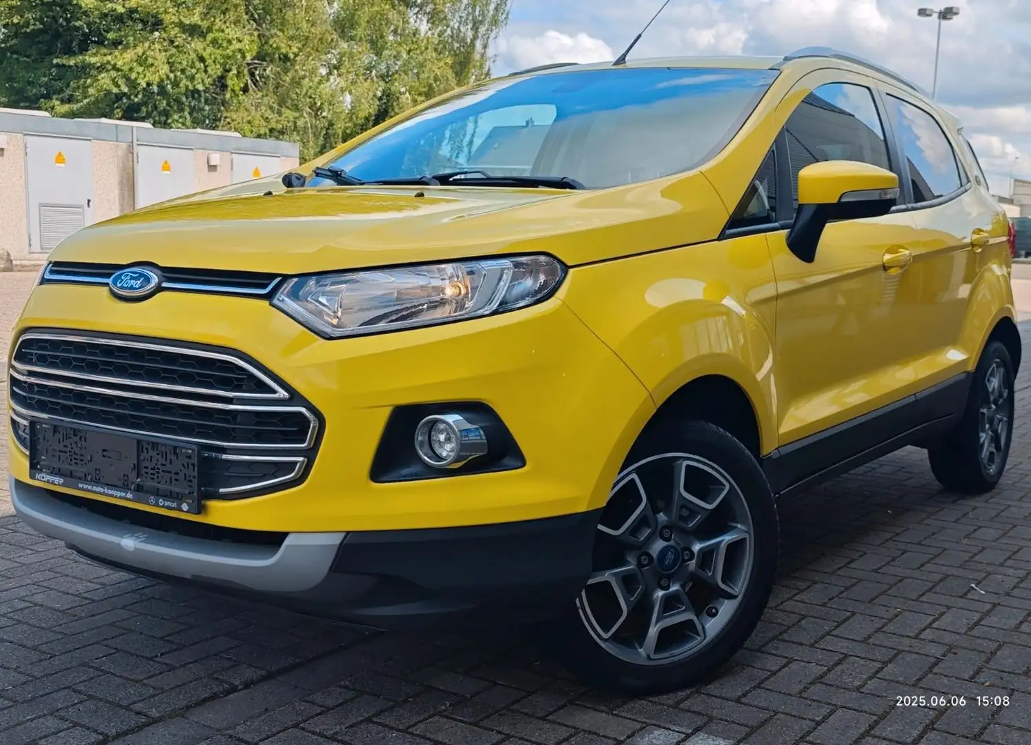 Ford EcoSport Titanium Amarillo - 1
