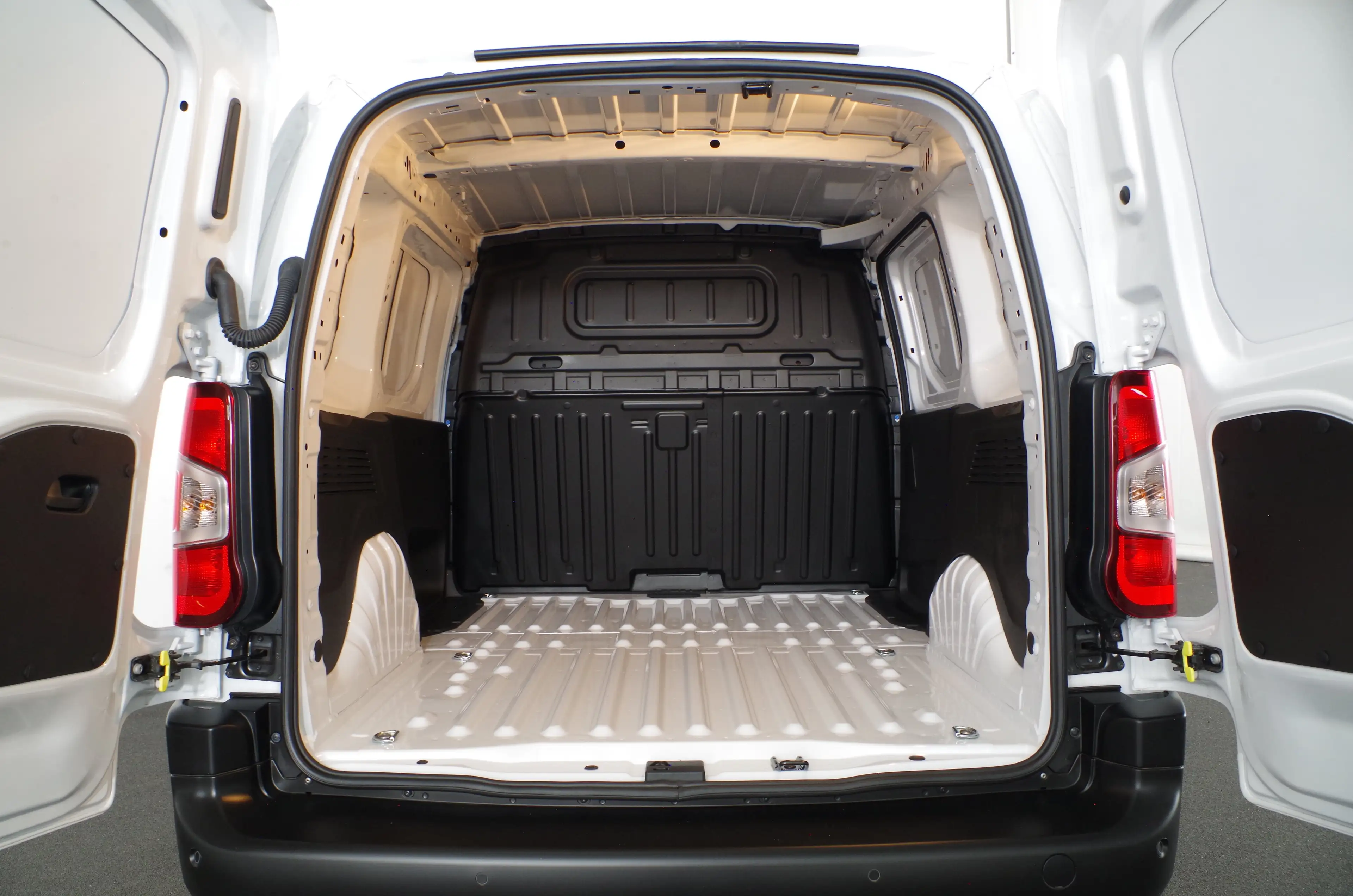 Opel Combo-e Electric 136pk L1 50kWh  Nieuw/Camera/Apple Carpl — photo 9