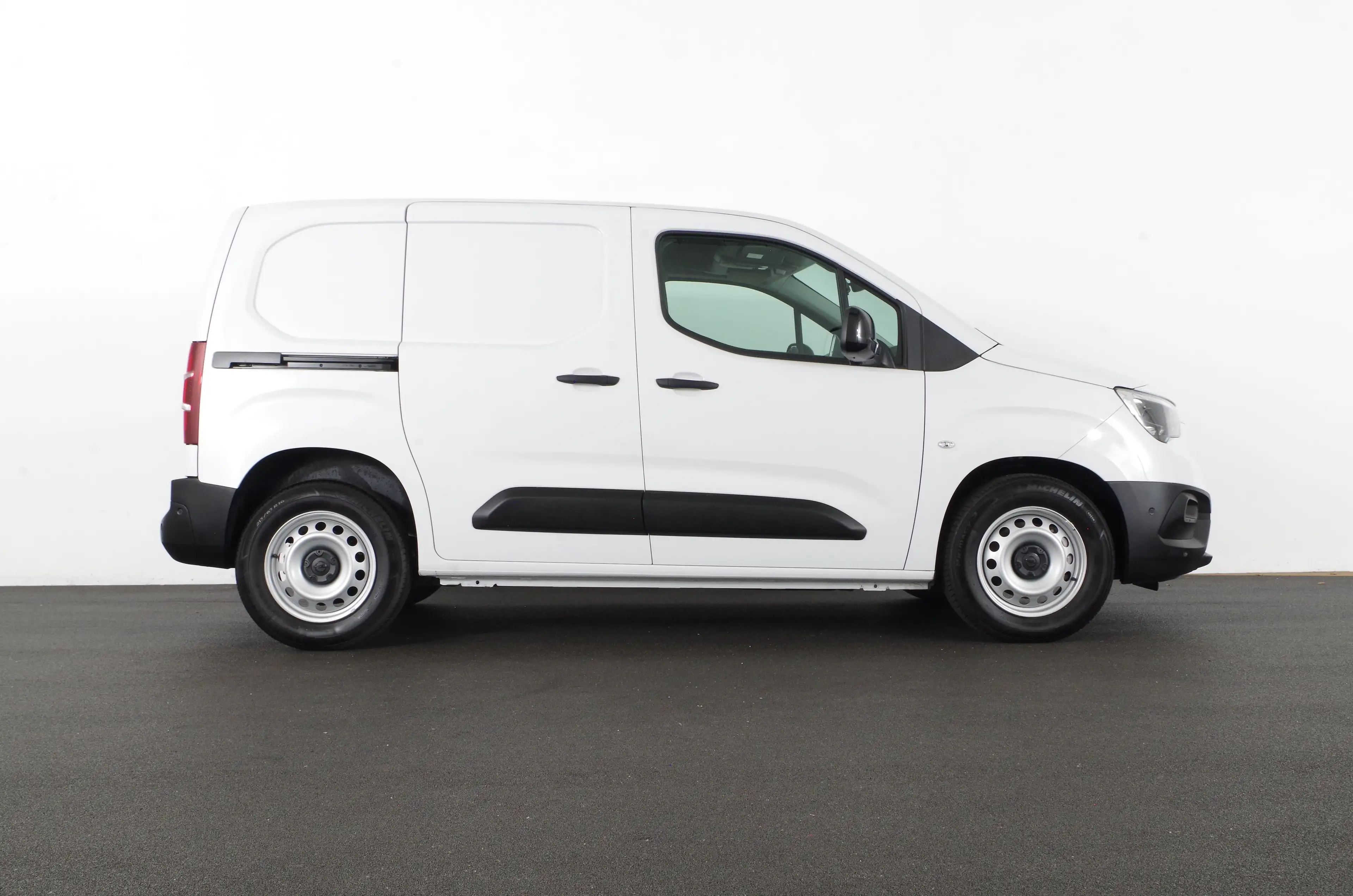 Opel Combo-e Electric 136pk L1 50kWh  Nieuw/Camera/Apple Carpl — photo 5