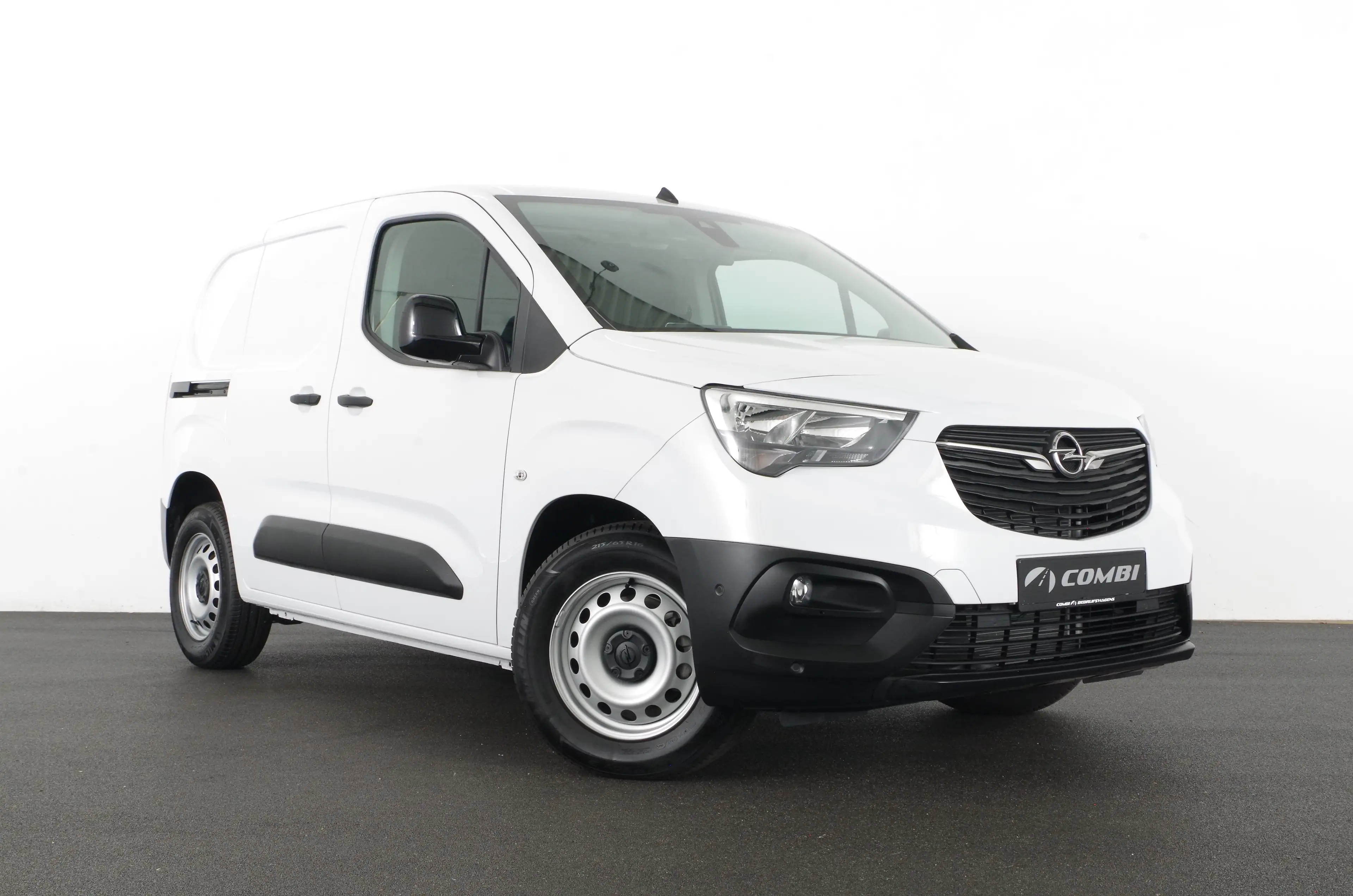 Opel Combo-e Electric 136pk L1 50kWh  Nieuw/Camera/Apple Carpl — photo 3