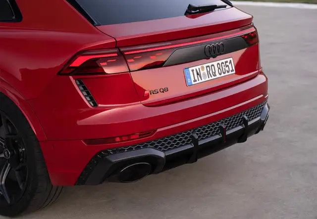 Audi RSQ8 view 16