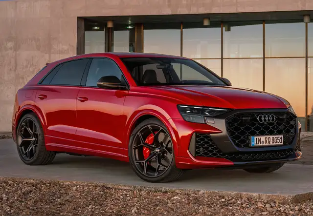 Audi RSQ8 view 4
