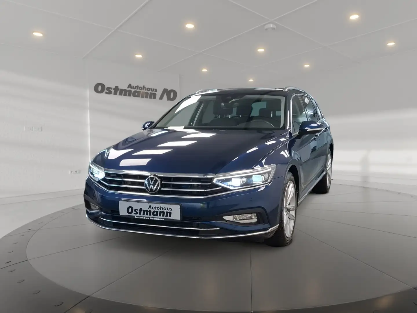 Volkswagen Passat Variant 2.0 TDI 4Motion Elegance AHK Navi Blau - 1
