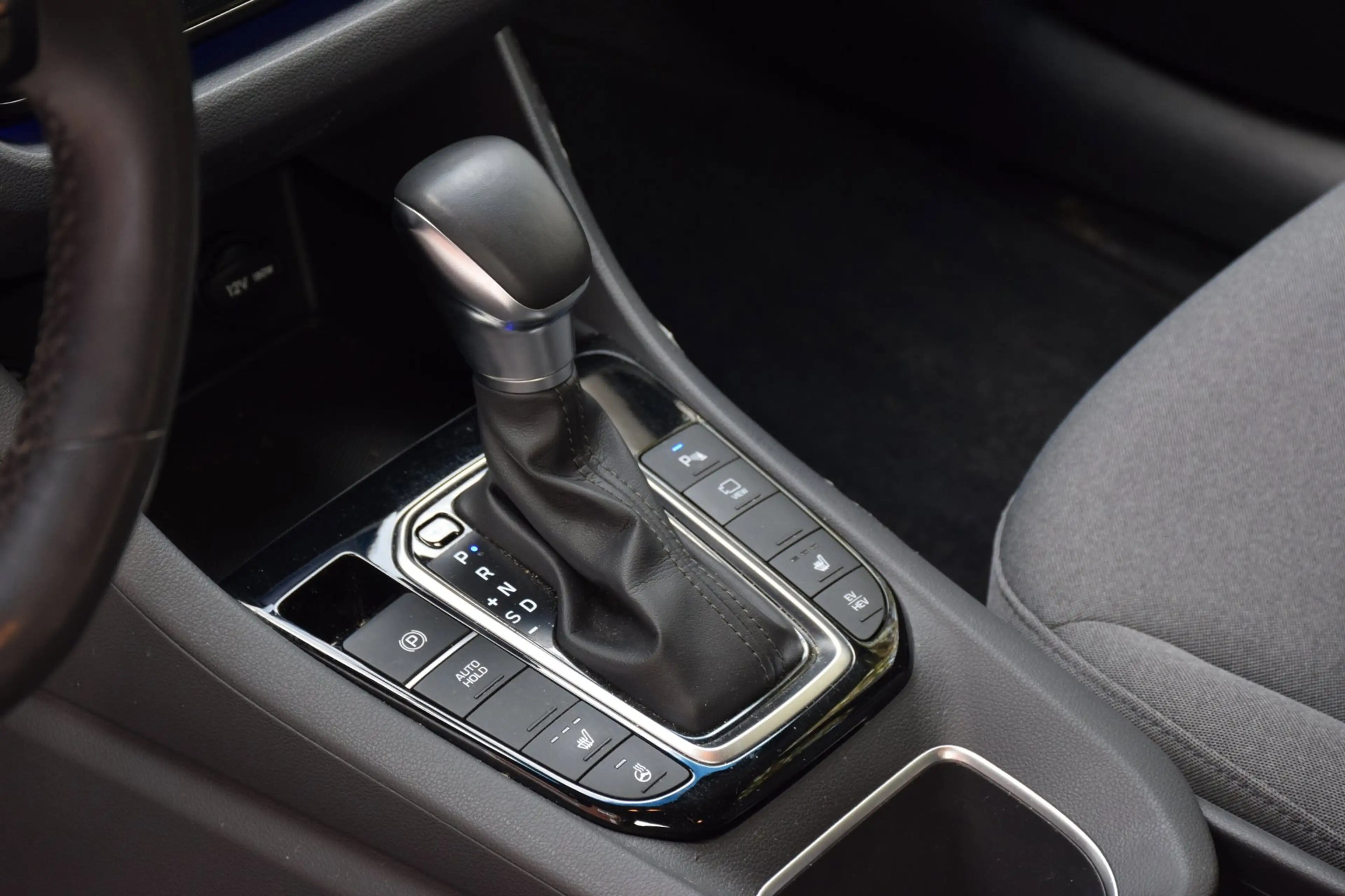 Hyundai IONIQ 1.6 GDi PHEV Premium/Garantie/SOH 92% — photo 11
