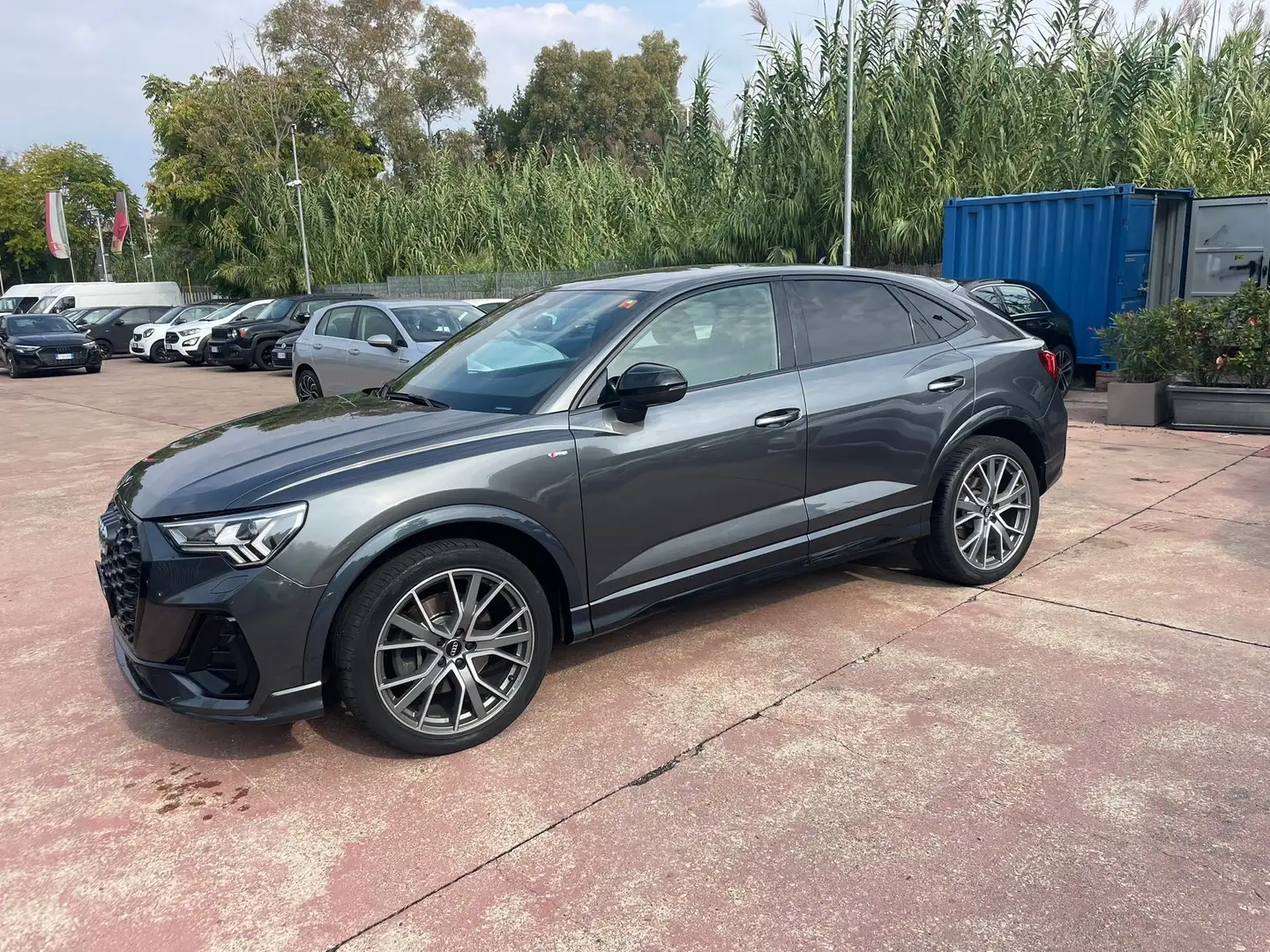 Audi Q3 Sportback 45 2.0 tfsi S line edition quattro Grijs - 1