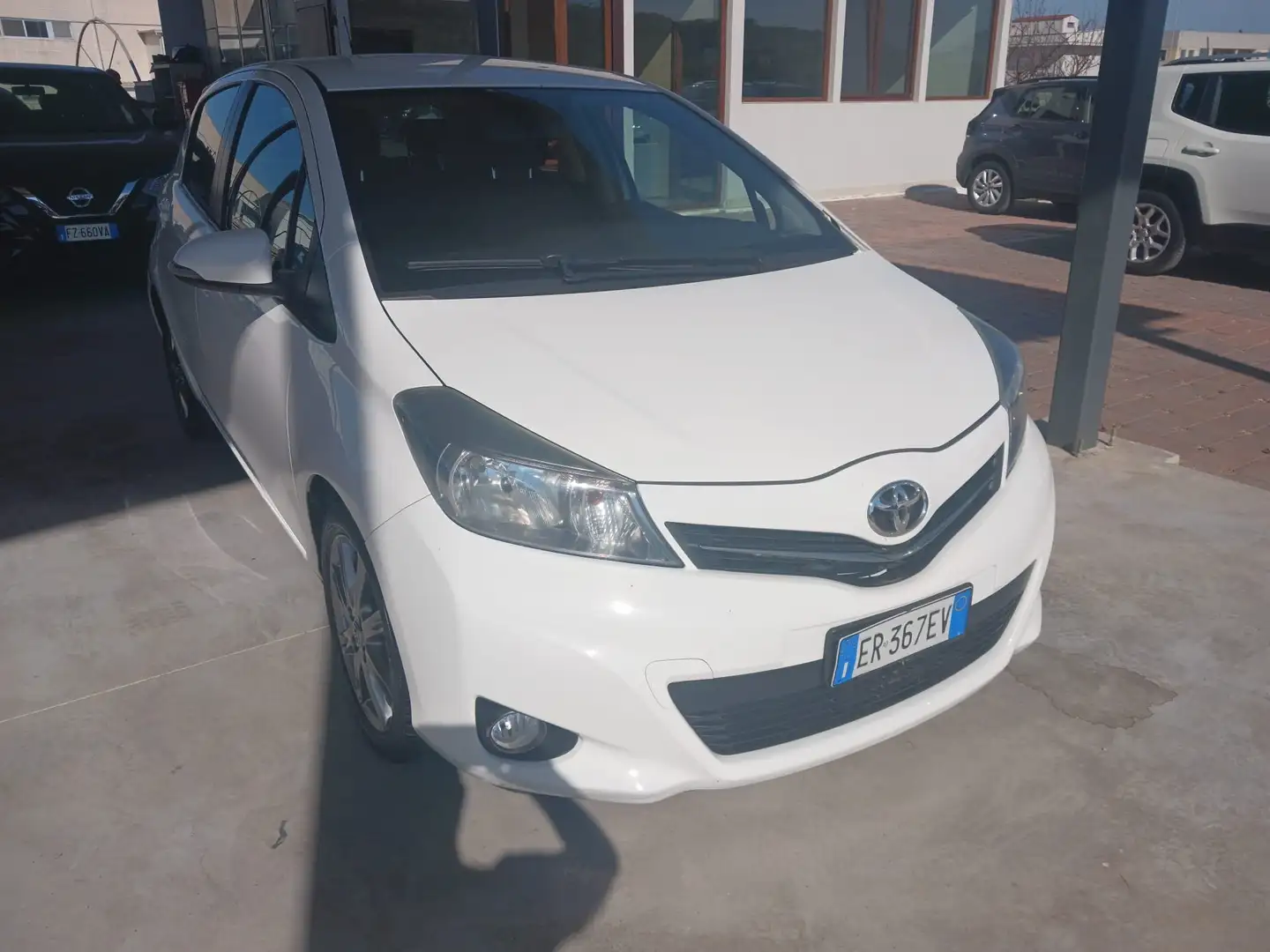 Toyota Yaris Yaris III 2011 5p 1.4 d-4d Style Blanc - 1