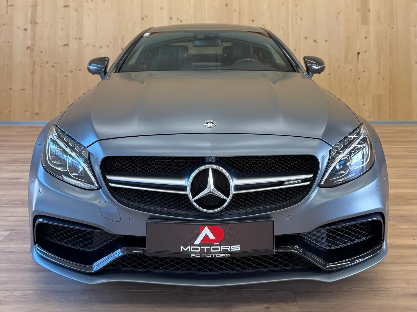 Mercedes-Benz C 63 AMG S Coupe Aut. Night Paket AMG Performance Grijs - 2