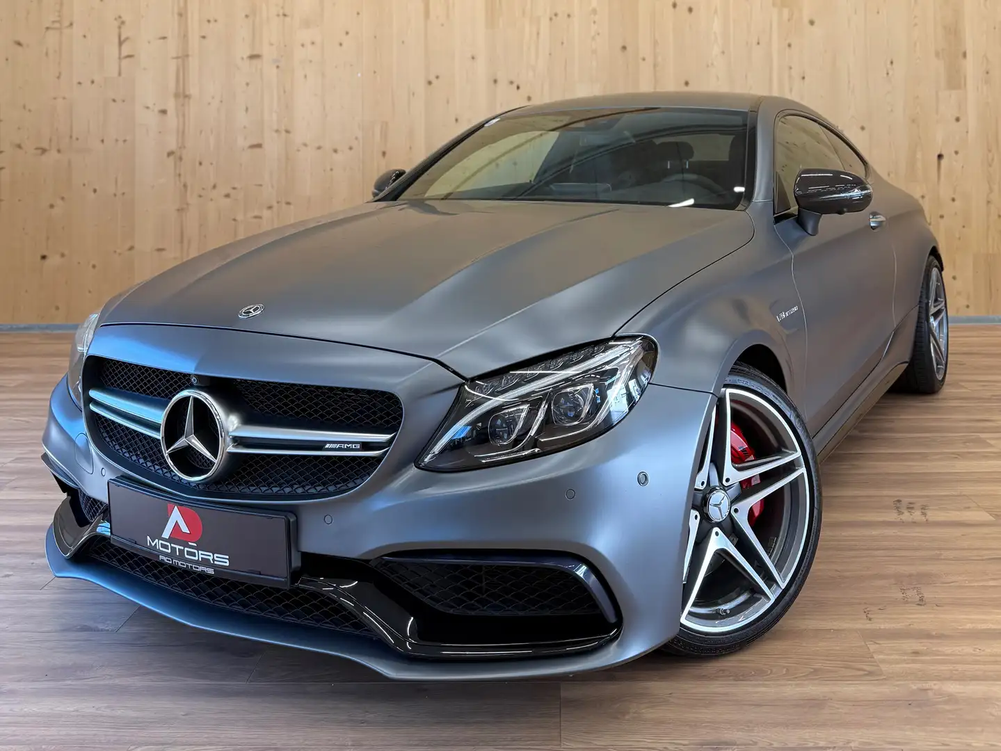 Mercedes-Benz C 63 AMG S Coupe Aut. Night Paket AMG Performance Grijs - 1