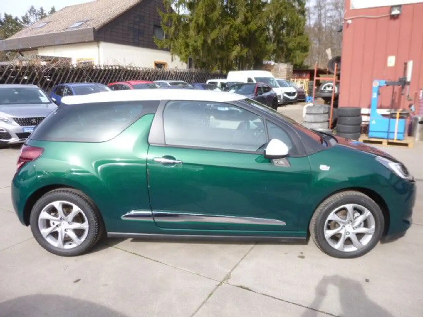 DS Automobiles DS 3 Automatik Sport/Leder/Klima/Navi/Kamera/LED Grün - 2