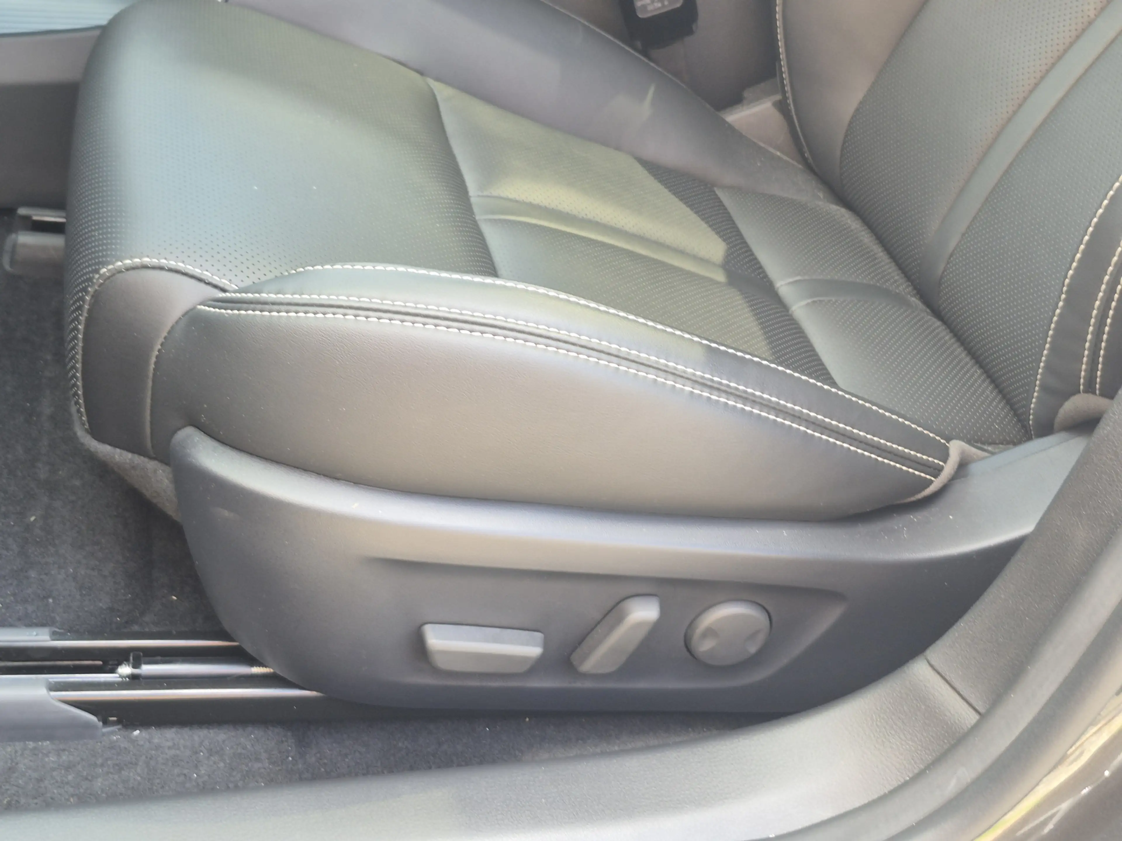 Mazda 6e Takumi Long Range 80 kWh — photo 11