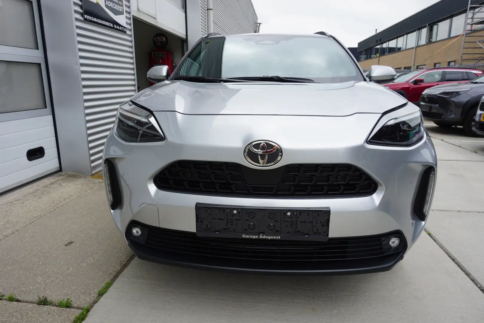 Toyota Yaris Cross 1.5 Hybrid 115 Business Plus |Navi|Carplay|PDC V+A Zilver - 2