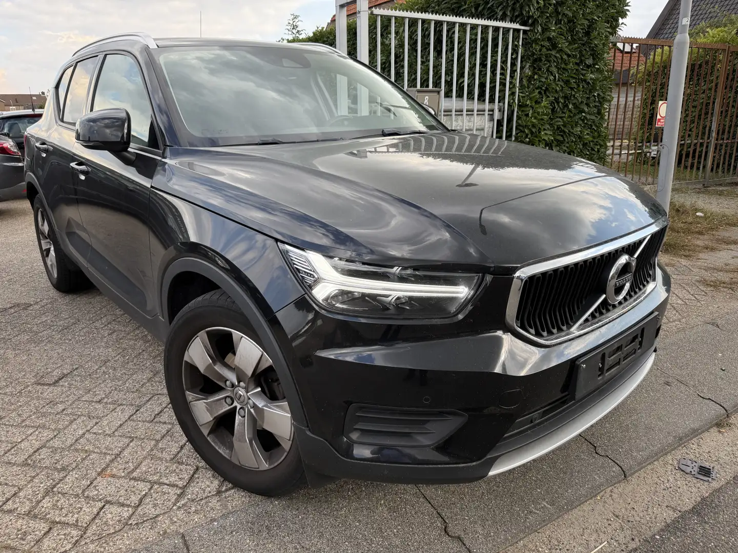 Volvo XC40 1.5 T3 Inscription XENON/CLIMA/NAVI Nero - 2