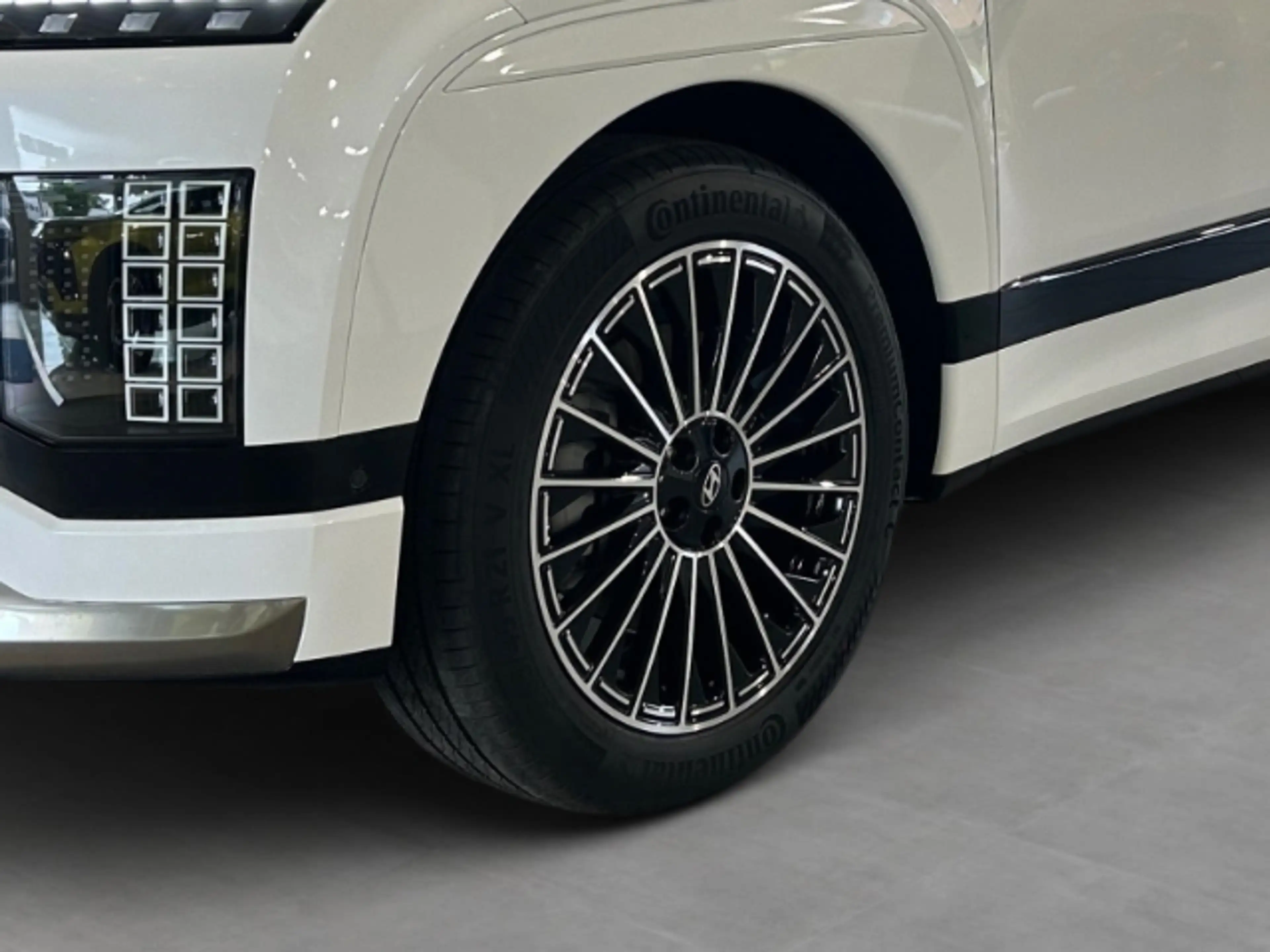 Hyundai IONIQ 9 Uniq 110kWh 307PS Leder Panoramadach Bose uvm. — photo 6