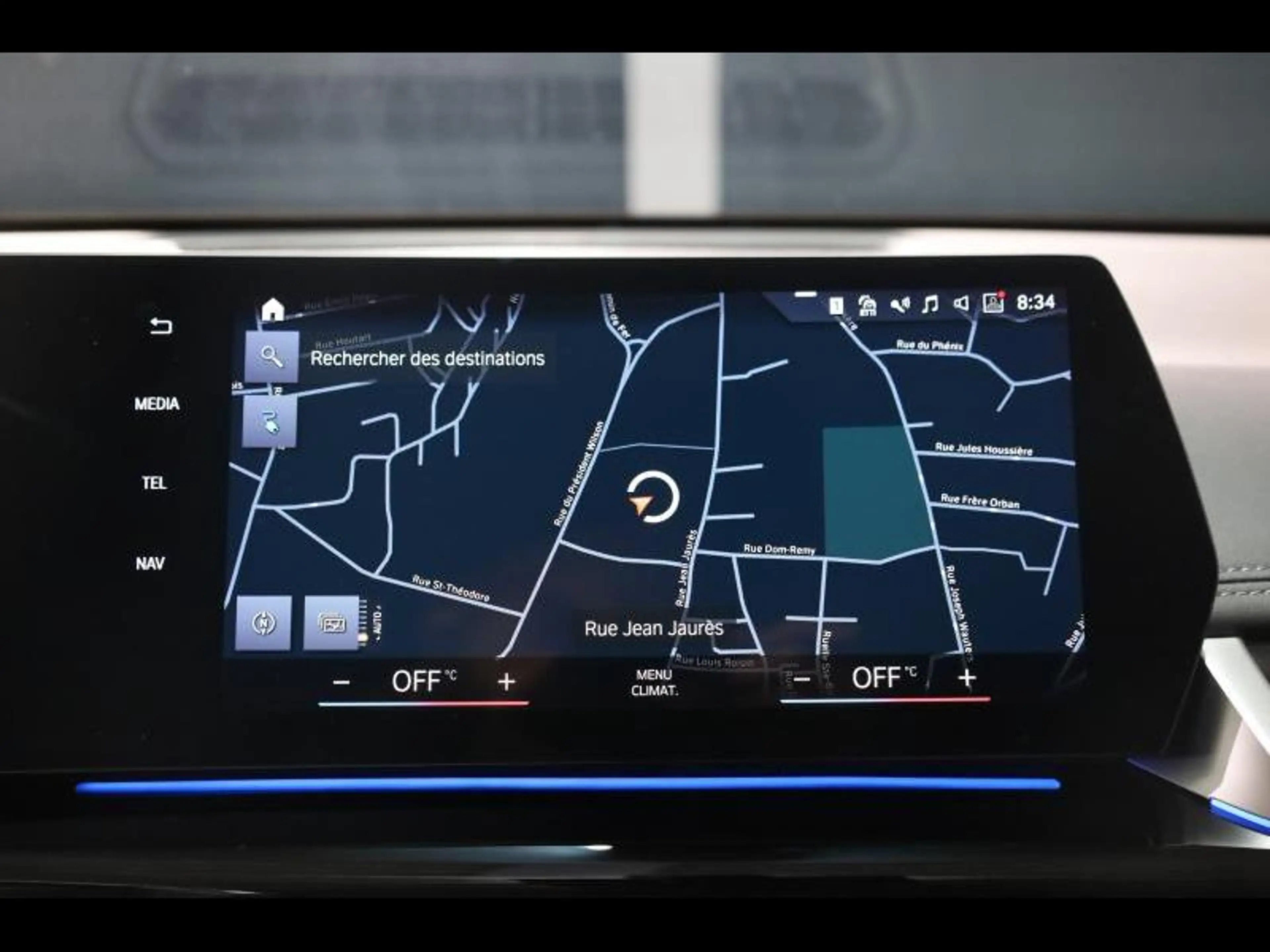 BMW iX1 xDrive30 xLine — photo 14