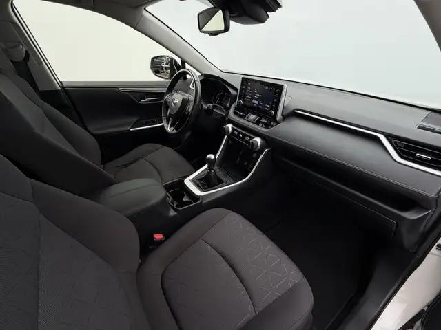 Toyota Rav4 view 3