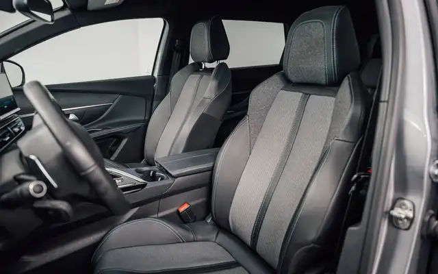 Peugeot 5008 view 9