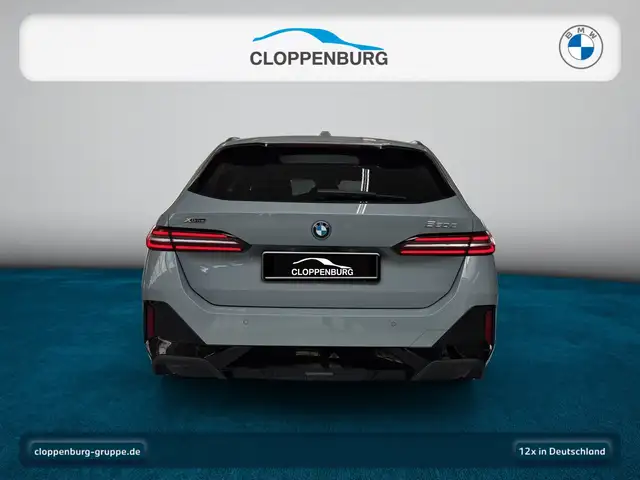 BMW 5 Series view 4