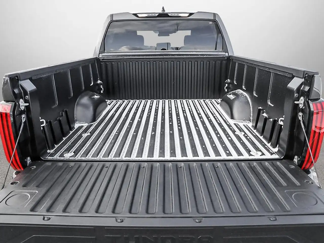 Toyota Tundra снимка Toyota Tundra