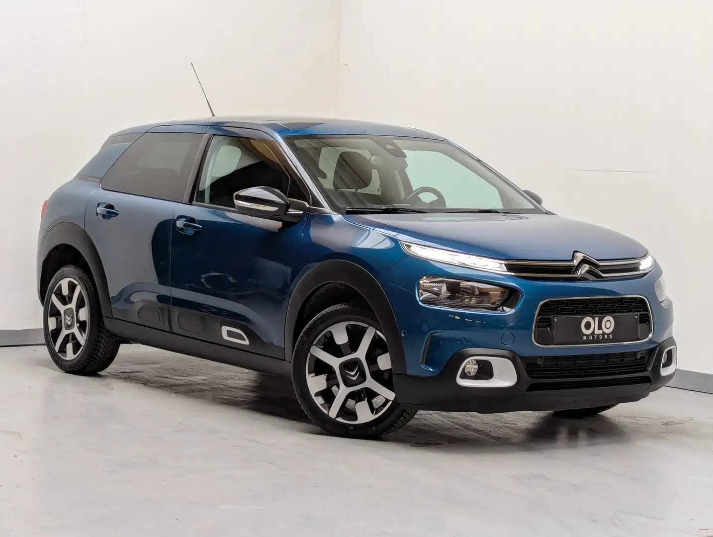 Citroen C4 Cactus 1.2  Shine FULL / CAM / NAVI / TOIT PANO / CARPLAY Bleu - 2