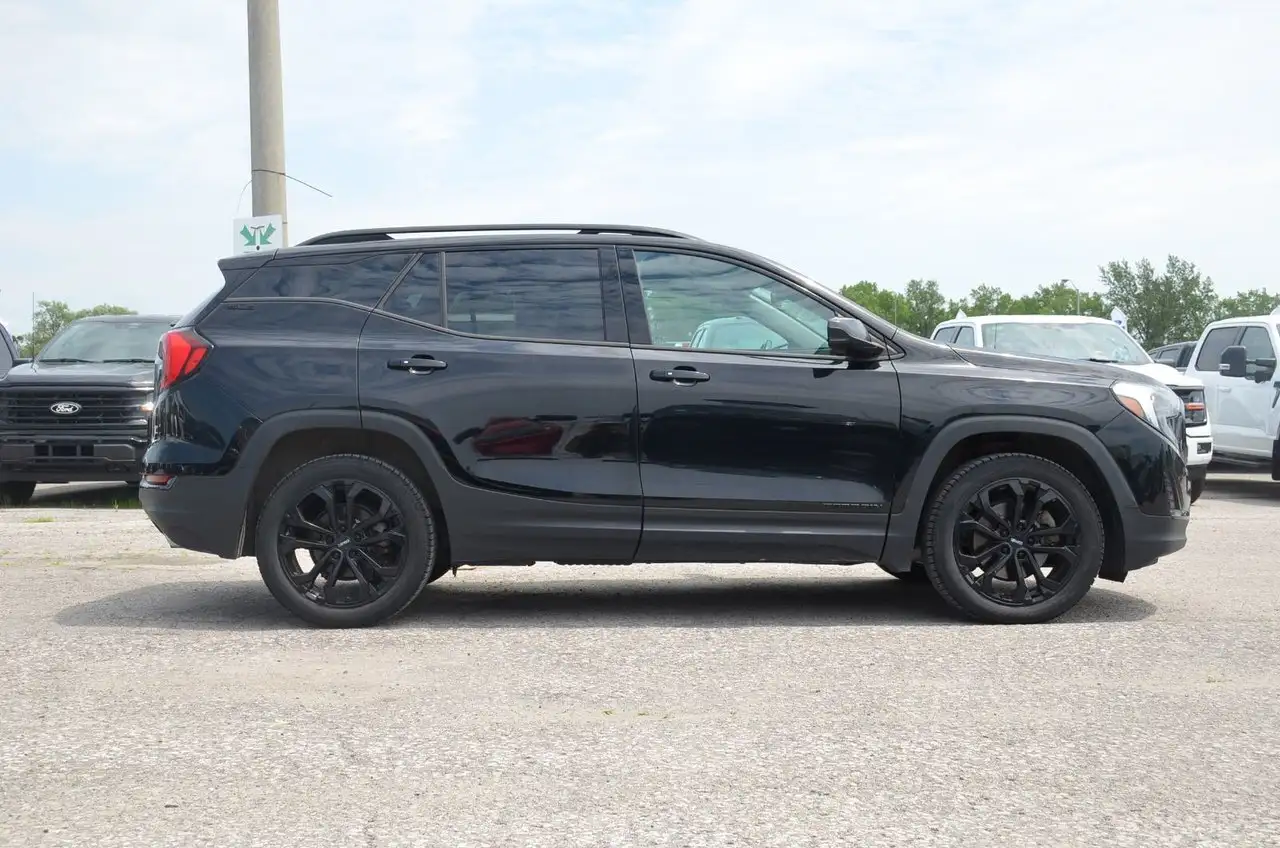 GMC Terrain photo GMC Terrain