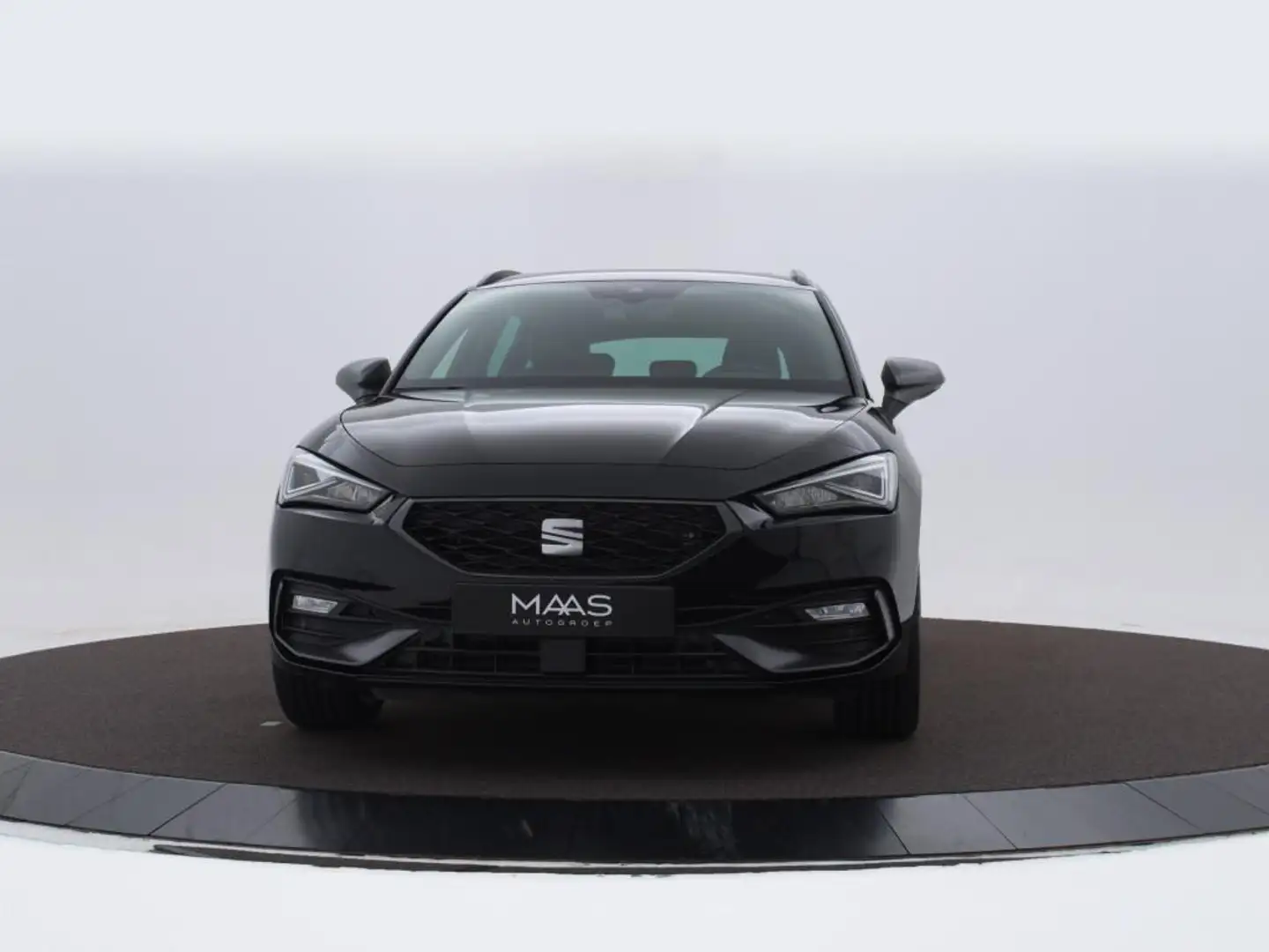 SEAT Leon Sportstourer FR Business Intense 1.0 eTSI 81kW / 1 Zwart - 2