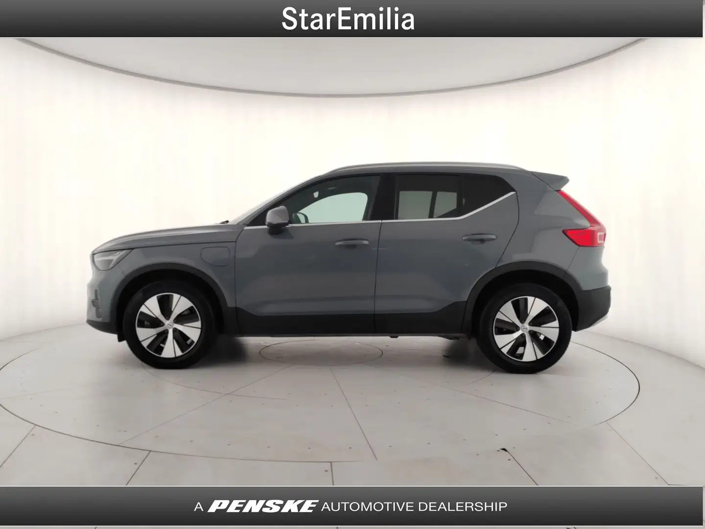 Volvo XC40 T4 Recharge Plug-in Hybrid automatico Core Grigio - 2