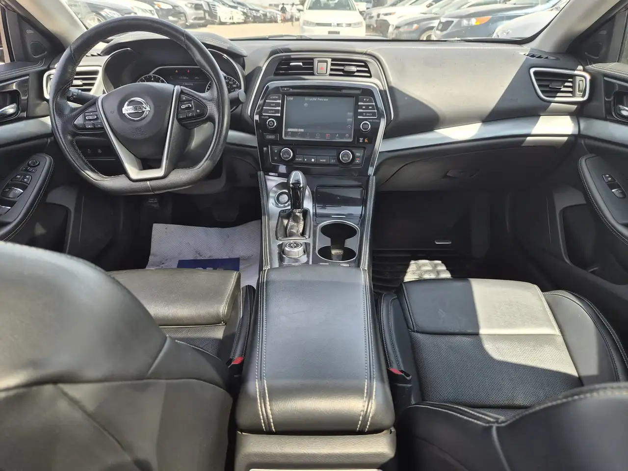 Nissan Maxima снимка Nissan Maxima