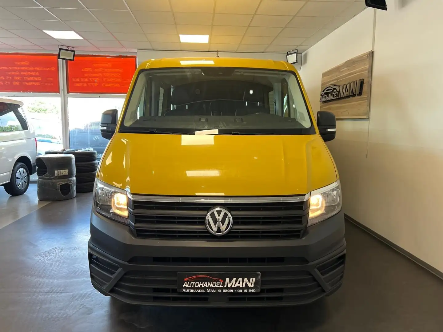 Volkswagen Crafter PLUS 35 mittellang FWD/5-Sitzen/Tempomat Oranje - 2