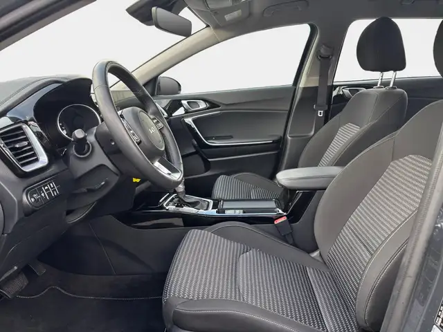 Kia Ceed view 8