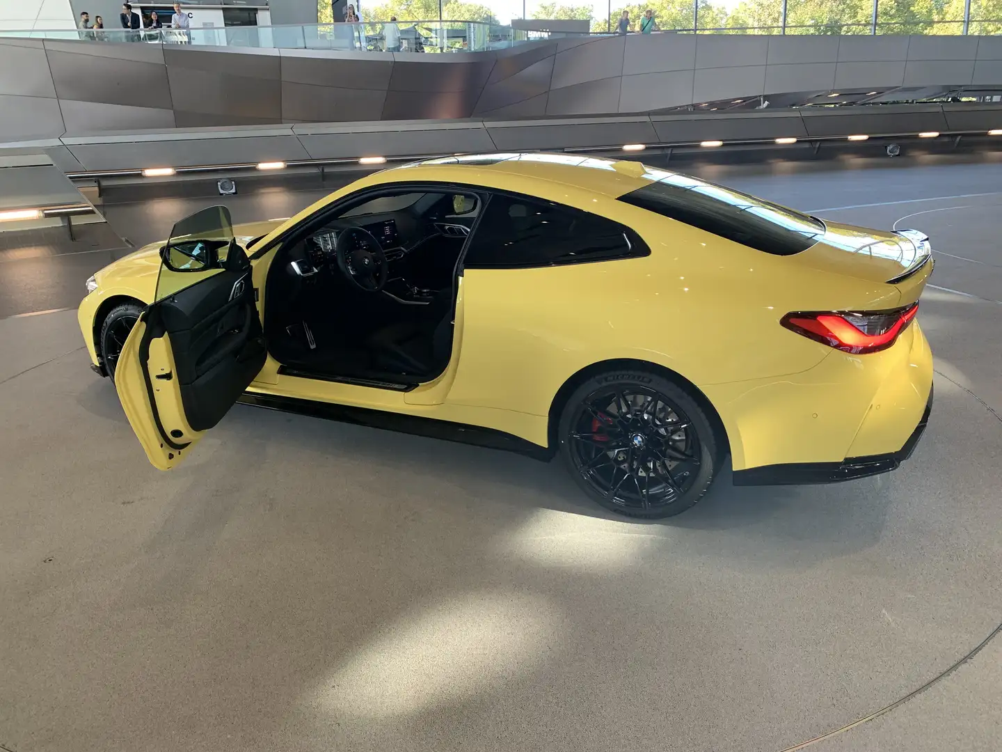 BMW M4 Competition Gelb - 2