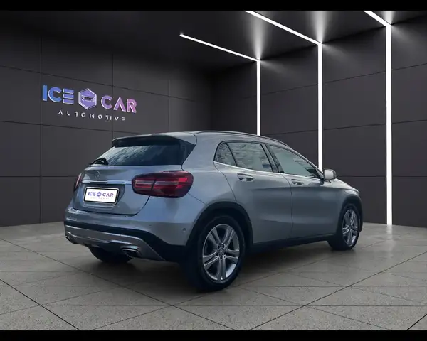 Mercedes-Benz Gla view 5