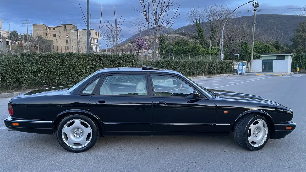 Jaguar XJR 4.0 benzina 325 cv, tetto apribile,cambio autom, foto 2
