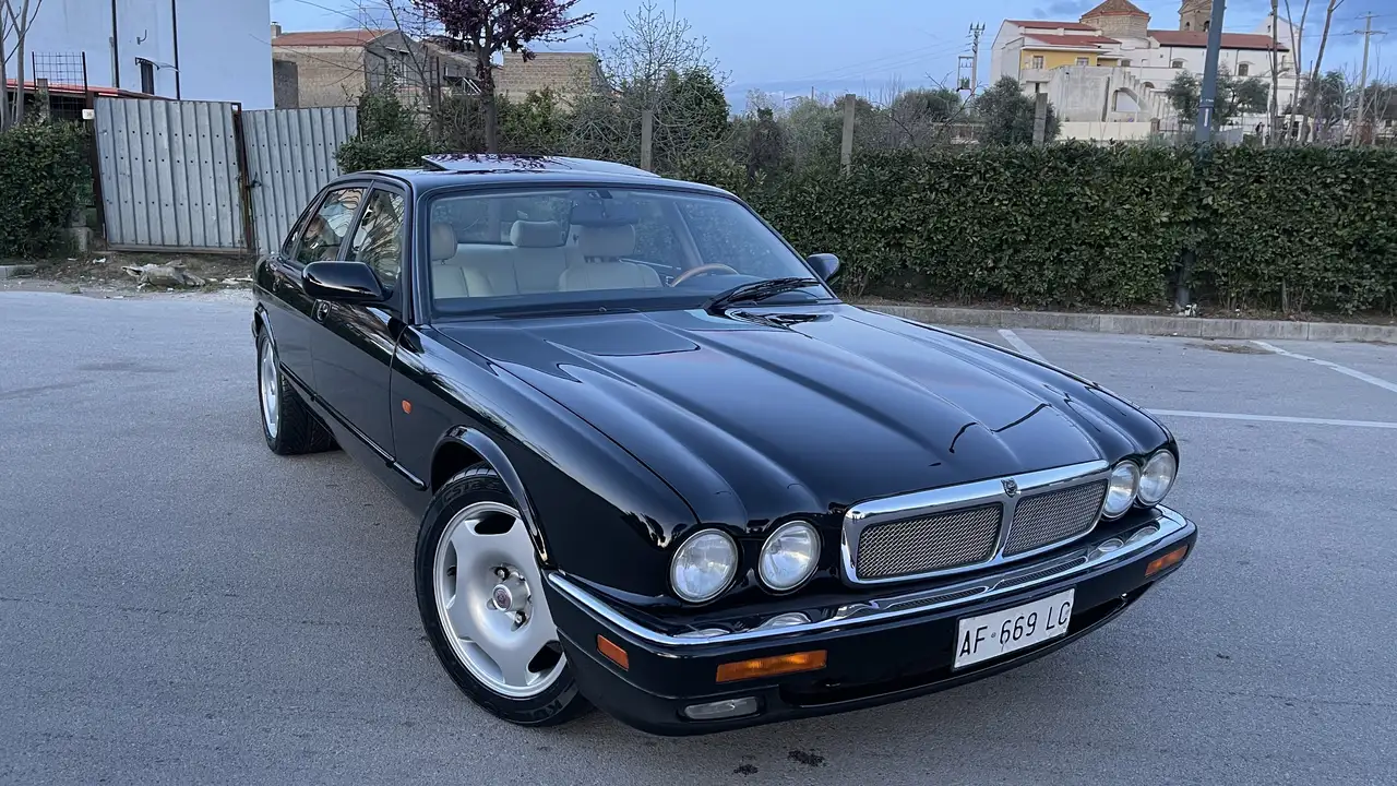 Jaguar XJR 4.0 benzina 325 cv, tetto apribile,cambio autom, foto 8