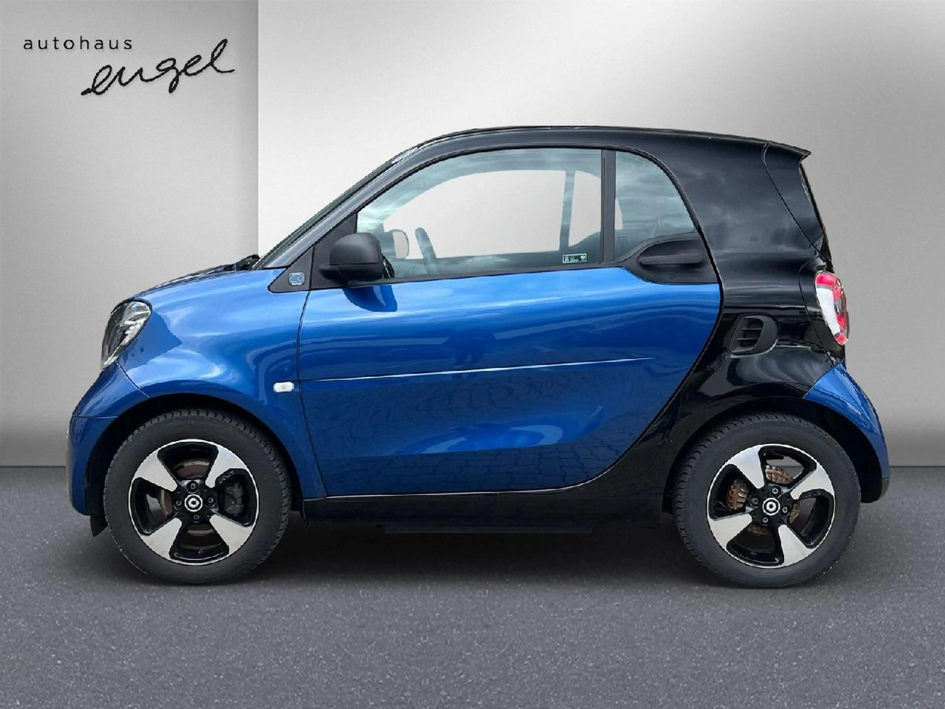 smart forTwo electric drive/EQ,KLIMA,TEMPO,LED,PANO,SH,CARPLAY, — photo 5