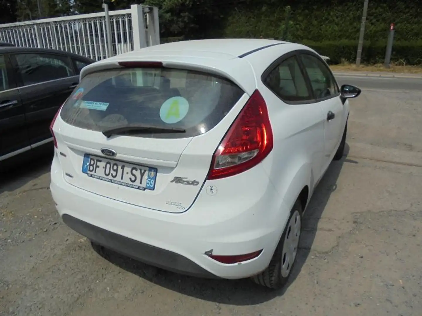 Ford Fiesta Affaires 1.4 TDCi 68ch 3p Wit - 2
