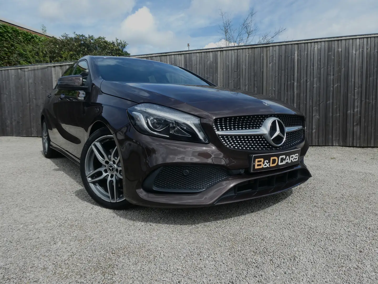 Mercedes-Benz A 160 PACK AMG FULL-LED/18"/CRUISE NETTO: 14.454 EURO Hnědá - 1