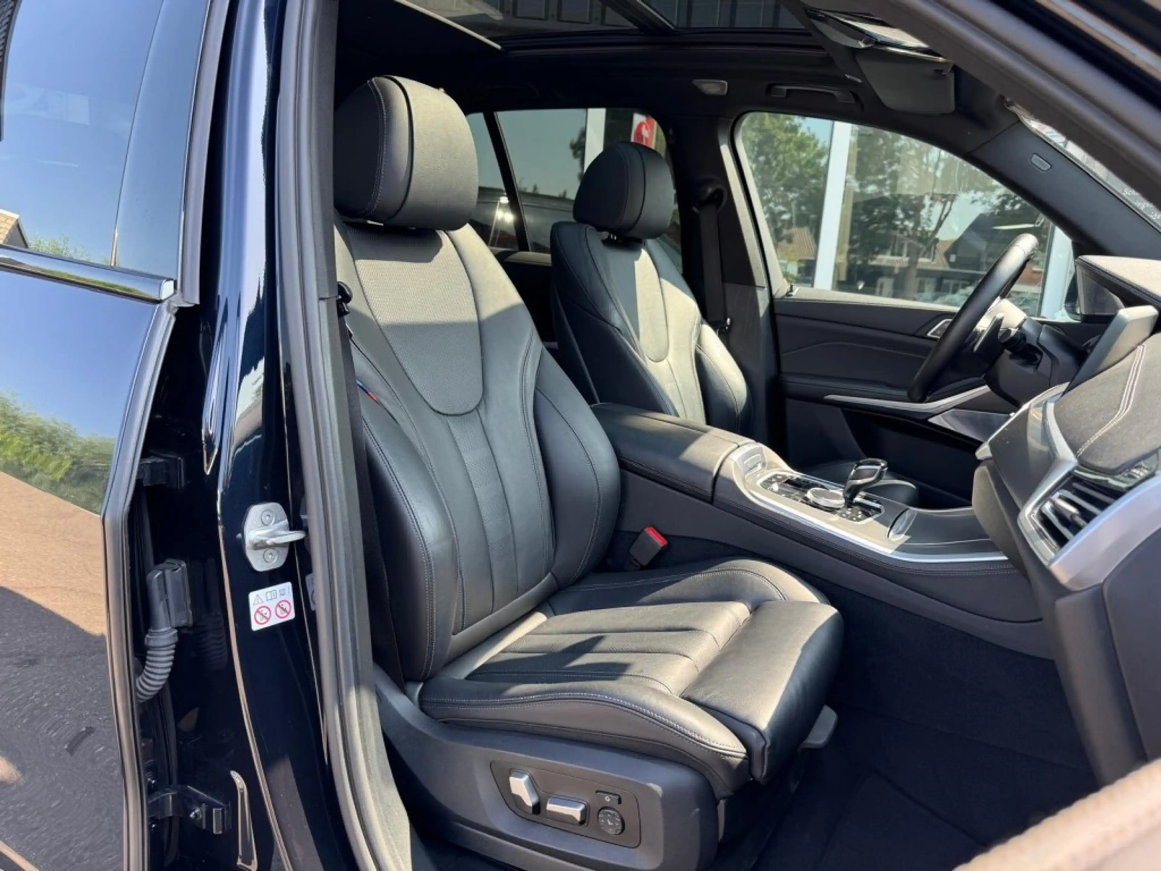 BMW X5 45E M-Sport Bowers & Wilkins Pano Softclose Laser — photo 31