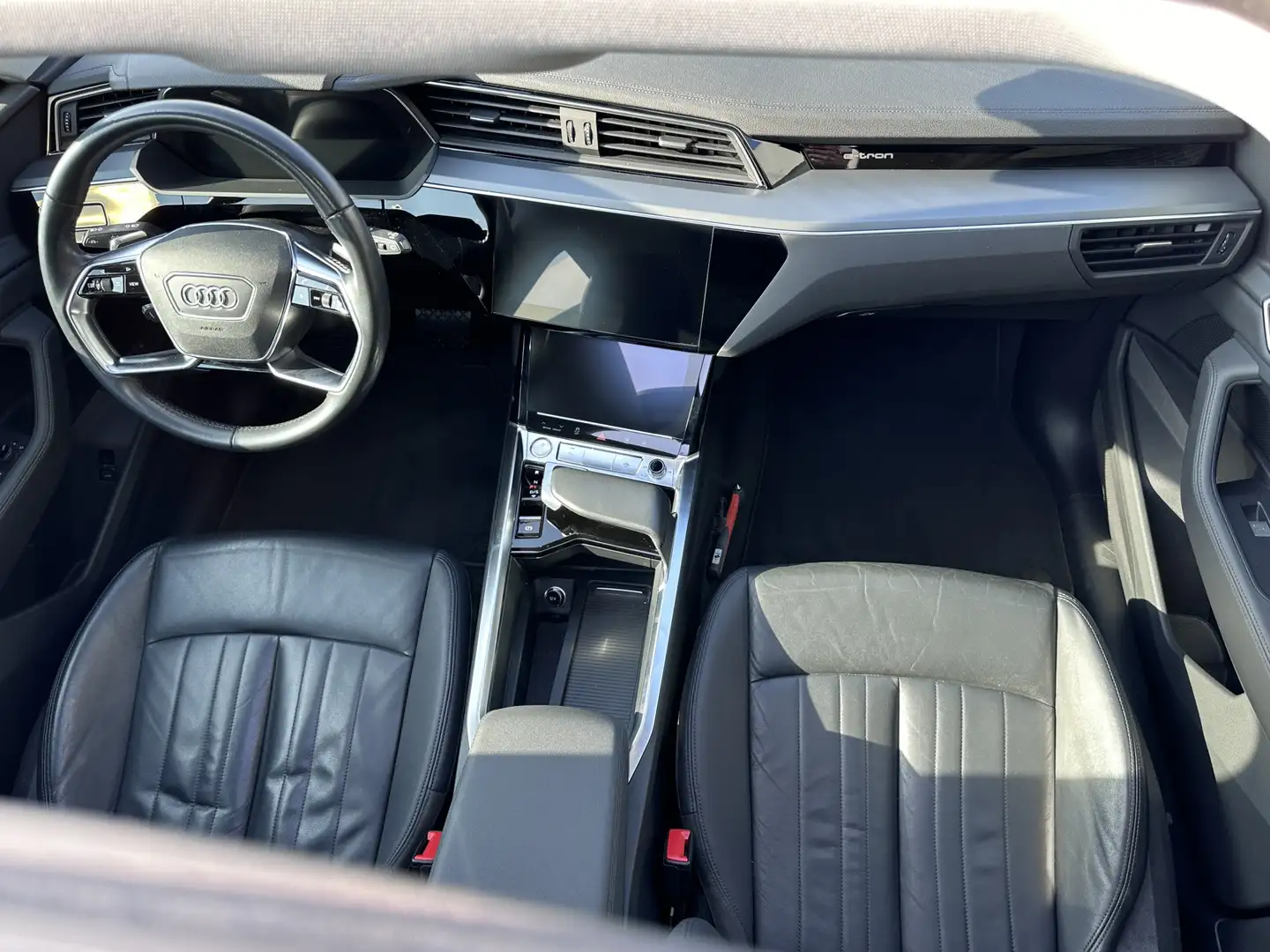 Audi e-tron e-tron 50 quattro Launch edition plus 71 kWh | Pan Grijs - 2