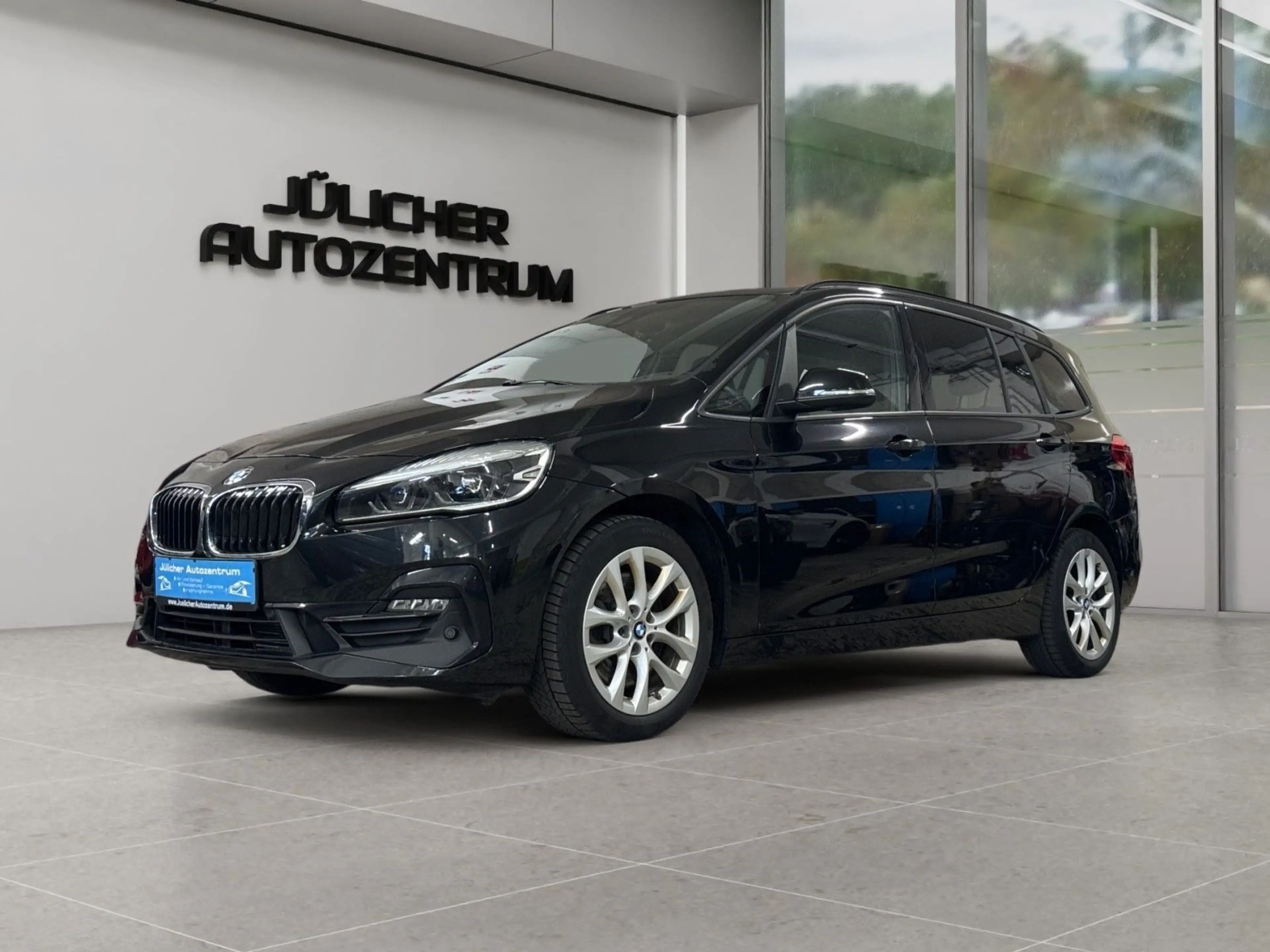BMW 220 d Gran Tourer xDrive Sport Line, Rentner — photo 4
