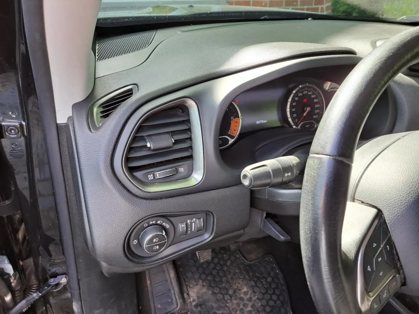 Jeep Renegade Renegade 2.0 MJD 4x4 Limited AdBlue Zwart - 2