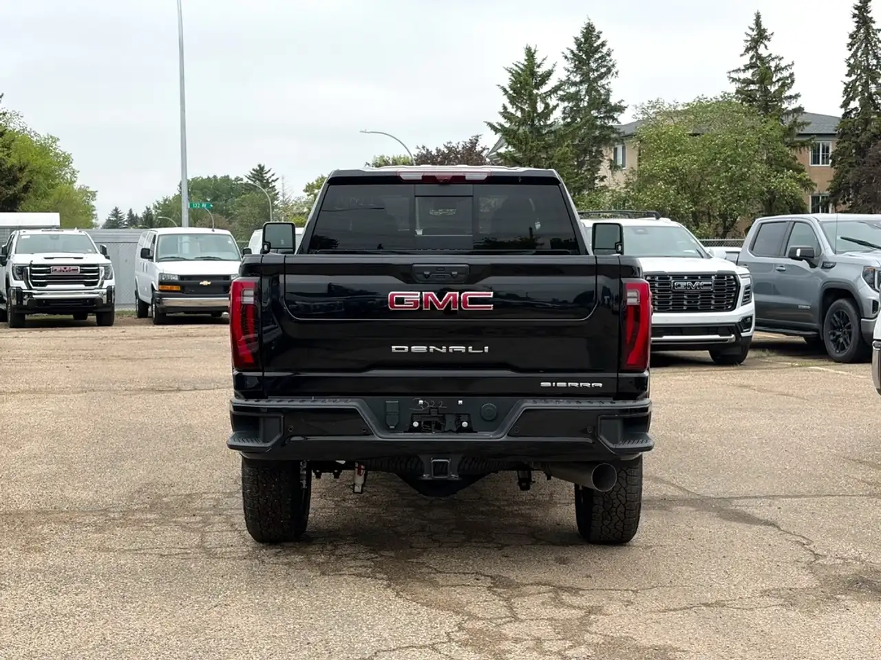 GMC Sierra 3500HD photo GMC Sierra 3500HD