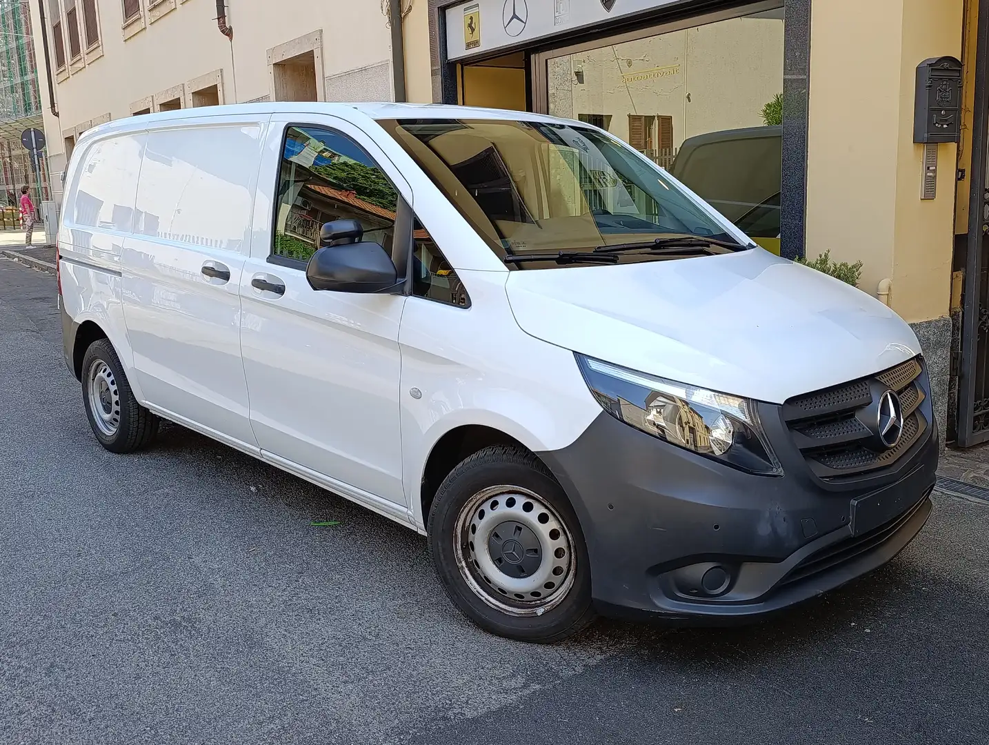 Mercedes-Benz Vito 111 Compact 3 posti Navi/Telecamera/bluetooth - 1