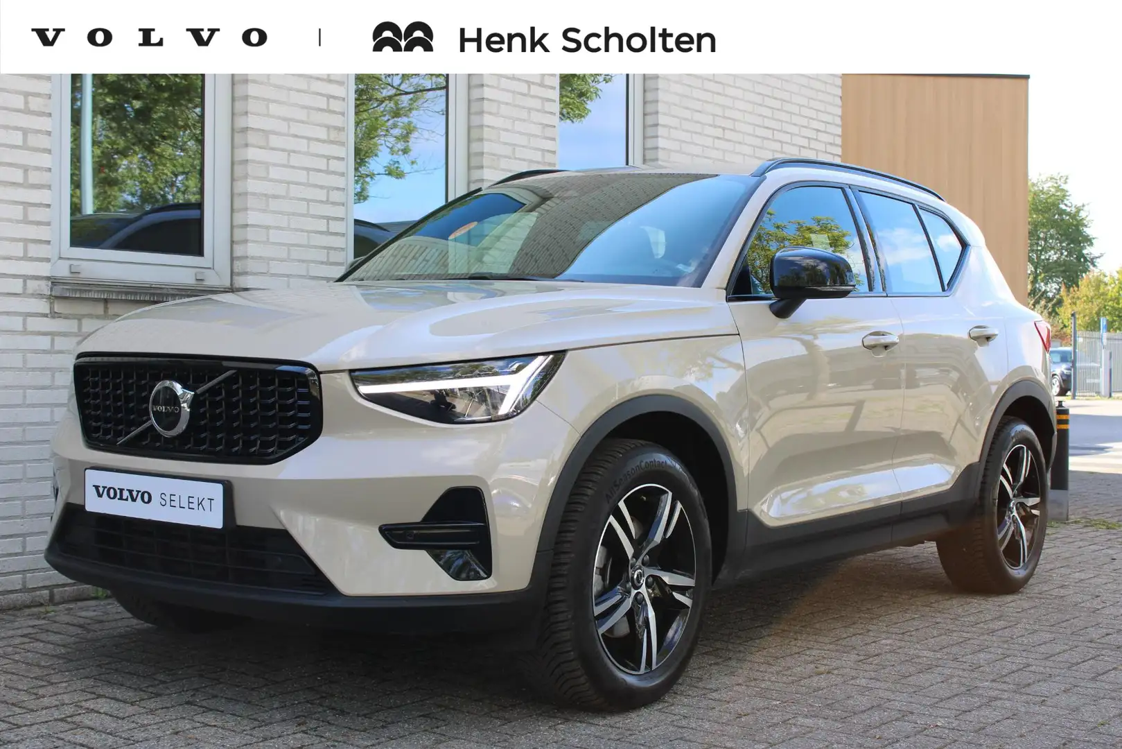 Volvo XC40 B4 Automaat Plus Dark | All Season banden | Premiu Brun - 1