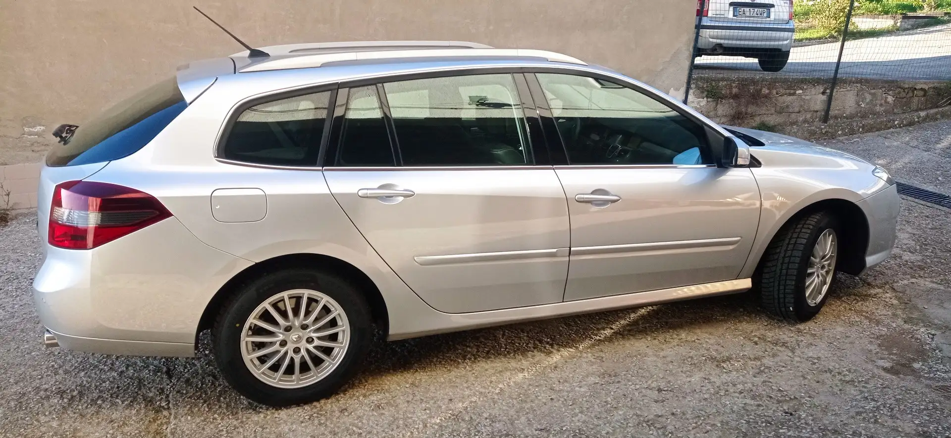 Renault Laguna SPORT TOURER SW 2.0 dci Nav 150cv - 1